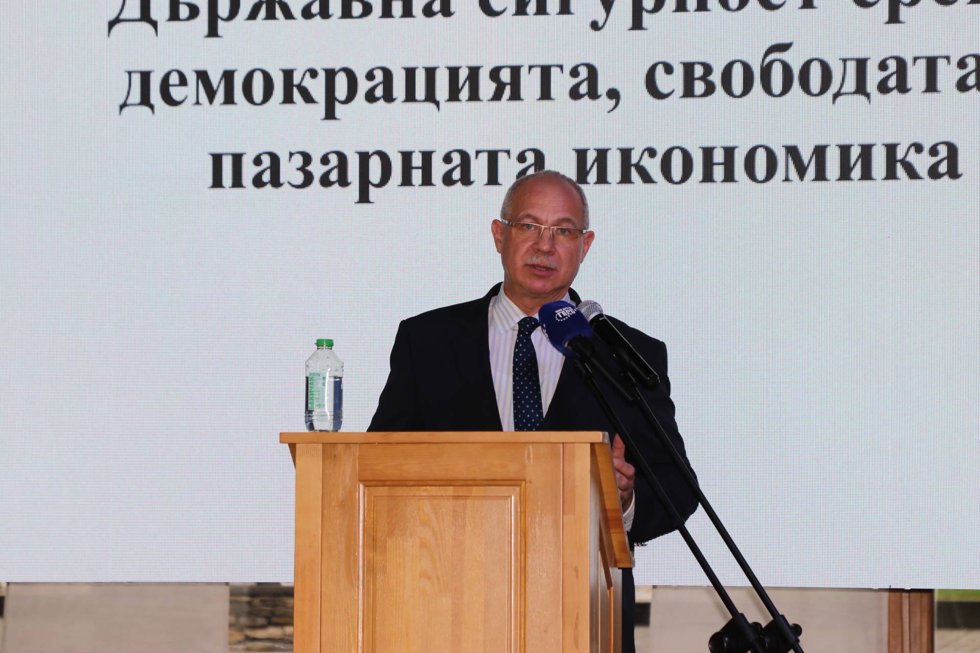 Антон Тодоров, политолог